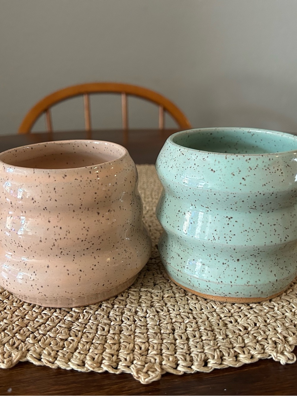 MUD.WITCH Ceramic Mugs Set of 2 Chubby Bee Hive Collection